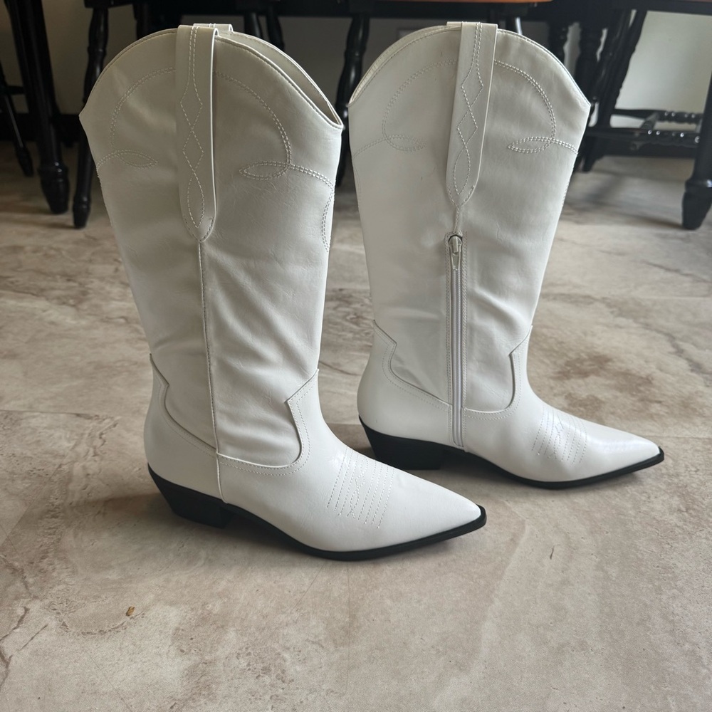 The Drop Mid Shaft White Western-Style Women's Boots Size 9.5 NWT